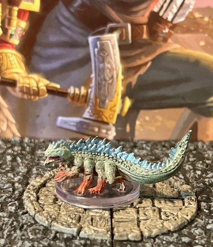 Basilisk miniature - d&d,